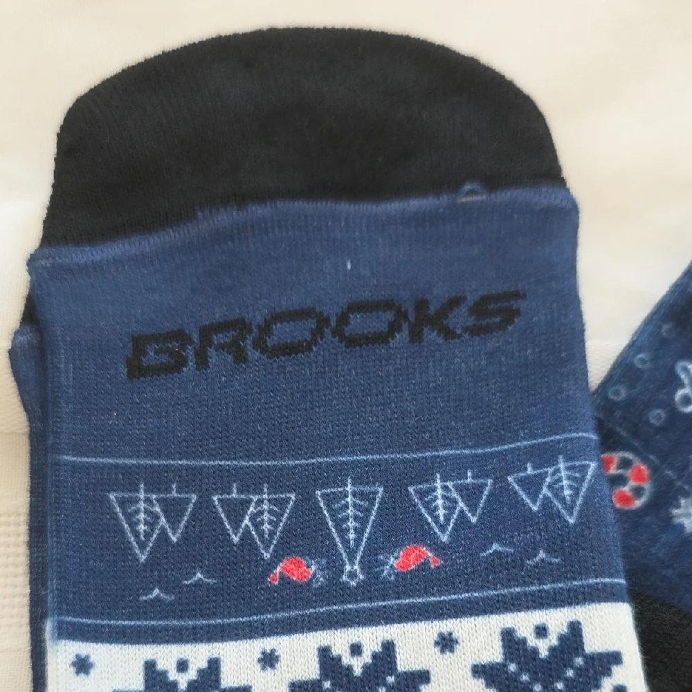 Brooks Festive Blue and Black Socks